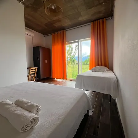 Ballkan Nocleg ze śniadaniem Grilë